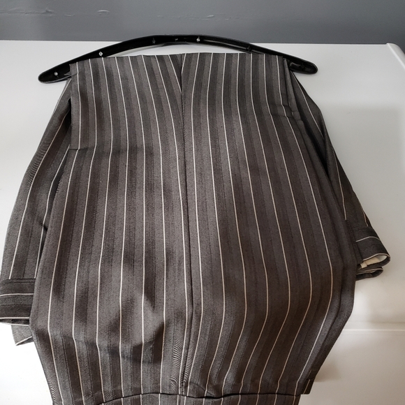 Man 3 piece suit..DO NOT BUNDLE - Picture 7 of 8